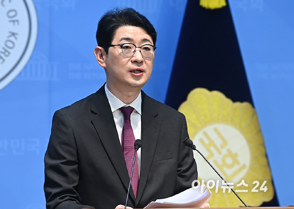 주진우 국민의힘 의원이 14일 서울 여의도 국회 소통관에서 정원오 더불어민주당 서울시장 후보자 주폭 피해자 관련 추가제보도 기자회견을 하고 있다. [사진=곽영래 기자]