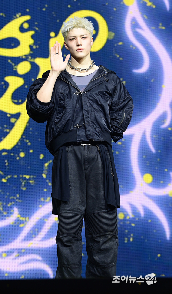 그룹 앤팀 마키가 28일 오후 서울 용산구 한남동 블루스퀘어에서 열린 &TEAM(앤팀) 한국 데뷔 앨범 미니 1집 'Back to Life'(백 투 라이프)발매 기념 쇼케이스에 참석하고 있다. [사진=정소희 기자]