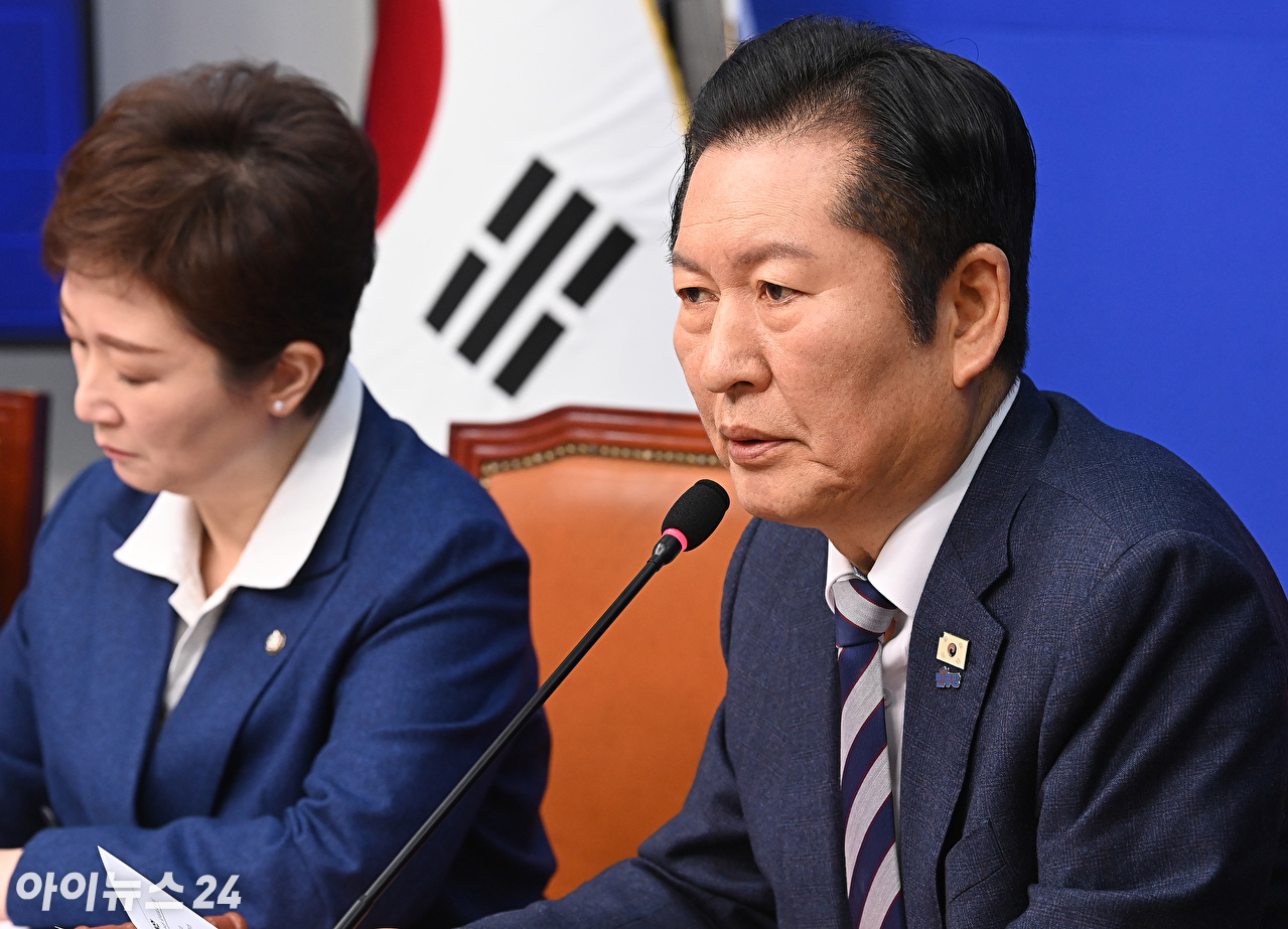 정청래 더불어민주당 대표가 2일 서울 여의도 국회에서 열린 최고위원회의에서 발언하고 있다. [사진=곽영래 기자]