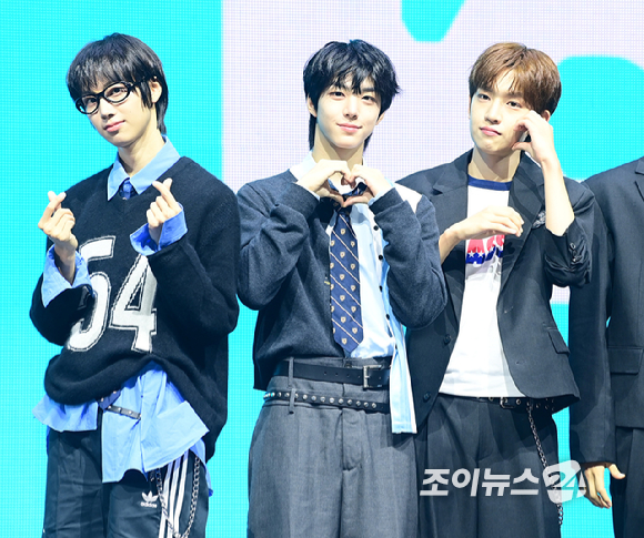 그룹 아이딧이 15일 오후 서울 광진구 광장동 예스24라이브홀에서 아이딧(IDID) 첫 번째 미니 앨범 '아이 디드 잇.(I did it.)' 발매 기념 데뷔 쇼케이스에 참석하고 있다. [사진=정소희 기자]