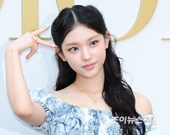그룹 뉴진스 해린이 29일 오후 서울 성동구 성수동 인근에서 진행된 디올(DIOR) 디올리비에라 컬렉션 포토콜에 행사에 참석하고 있다. [사진=정소희 기자]