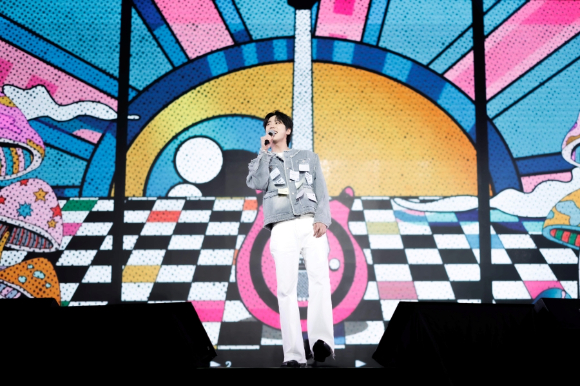 배우 이준영이 말레이시아 쿠알라룸푸르 지오스페이스(JIOSPACE)에서 열린 단독 팬미팅 '신 바이 준영(Scene by JUNYOUNG)'으로 팬들을 만나고 있다. [사진=빌리언스]