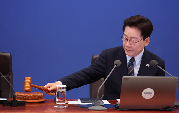 이재명 대통령이 1일 청와대에서 국무회의 개회를 선언하고 있다. 2026.9.1 [사진=연합뉴스]