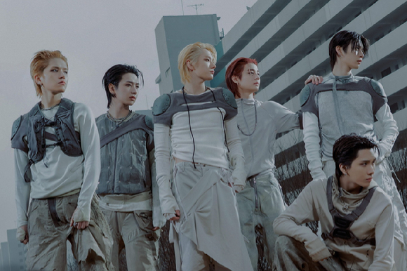 LG유플러스가 보이그룹 보이넥스트도어(BOYNEXTDOOR)와 브랜드 앰배서더 파트너십을 체결하고, 함께 새로운 캠페인을 진행한다고 19일 밝혔다. [사진=LGU+]
