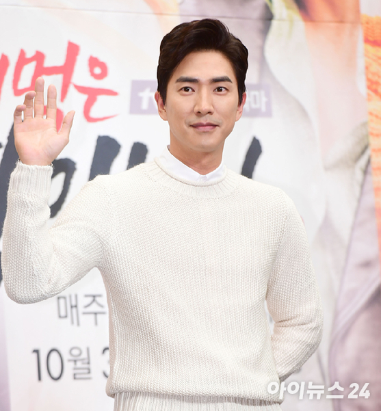 배우 고세원이 지난 2016년 서울 상암동 스탠포드호텔 그랜드볼룸에서 열린 케이블 채널 tvN 월화드라마 '막돼먹은 영애씨 15' 제작발표회에 참석해 포즈를 취하고 있다. [사진=아이뉴스24DB]