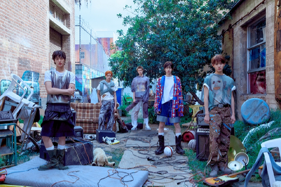 &apos;빅히트 신인&apos; 코르티스, 美 빌보드 차트 첫 입성