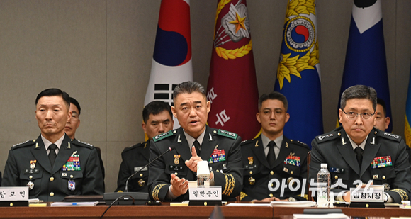 한기성 전 육군 제1군단장이 8일 오후 서울 용산구 국방부에서 열린 국회 국방위원회의 합동참모본부에 대한 국정감사에서 의원 질의에 답변하고 있다. [사진=곽영래 기자]