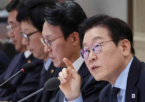 이재명 대통령이 11일 용산 대통령실에서 열린 국무회의에서 발언하고 있다. 2025.11.11 [사진=연합뉴스]