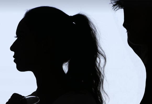 카카오톡을 이용해 '1인 2역'을 하며 여성들을 회유&middot;협박해 상습적으로 성폭행한 30대가 경찰에 붙잡혔다. 본 기사와 무관한 이미지. [사진=픽사베이@ykaiavu]