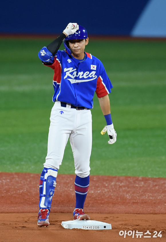 7일 일본 가나가와현 요코하마 스타디움에서 2020 도쿄올림픽 야구 한국과 도미니카공화국의 동메달결정전이 펼쳐졌다. 한국 강백호가가 5회말 2사 1,2루 1타점 적시타를 치고 있다. [사진=정소희 기자]