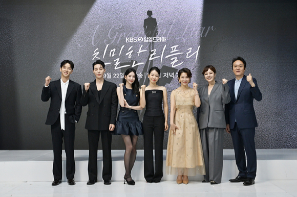 KBS 2TV 새 일일드라마 '친밀한 리플리' 제작발표회에 참석한 배우 이승연 [사진=KBS ]