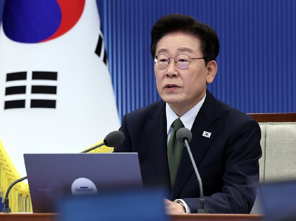 이재명 대통령이 1일 청와대에서 열린 수석보좌관회의에서 발언하고 있다. 2026.10.1 [청와대통신사진기자단] [사진=연합뉴스]