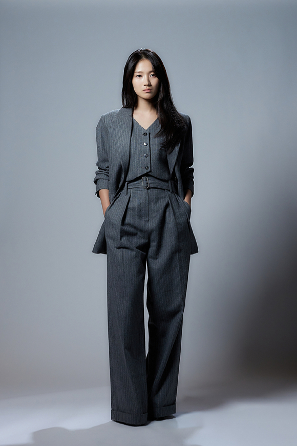 배우 김혜윤이 영화 '살목지' 인터뷰에 앞서 포즈를 취하고 있다. [사진=(주)쇼박스]