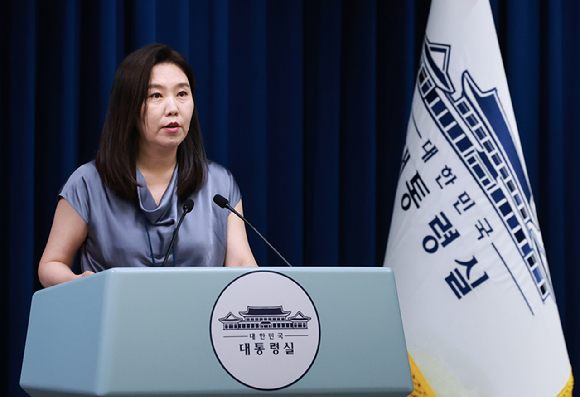 강선우 여성가족부 장관 후보자가 지난 14일 서울 여의도 국회 여성가족위원회에서 열린 인사청문회에서 모두발언을 하고 있다. [사진=곽영래 기자]