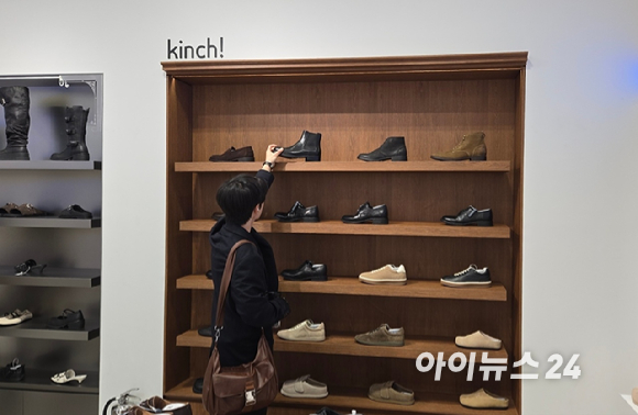 20일 서울 성동구 무신사 킥스 성수에서 만난 김정현 킨치(KINCHI) 창업자 겸 최고마케팅책임자(CMO). [사진=진광찬 기자]