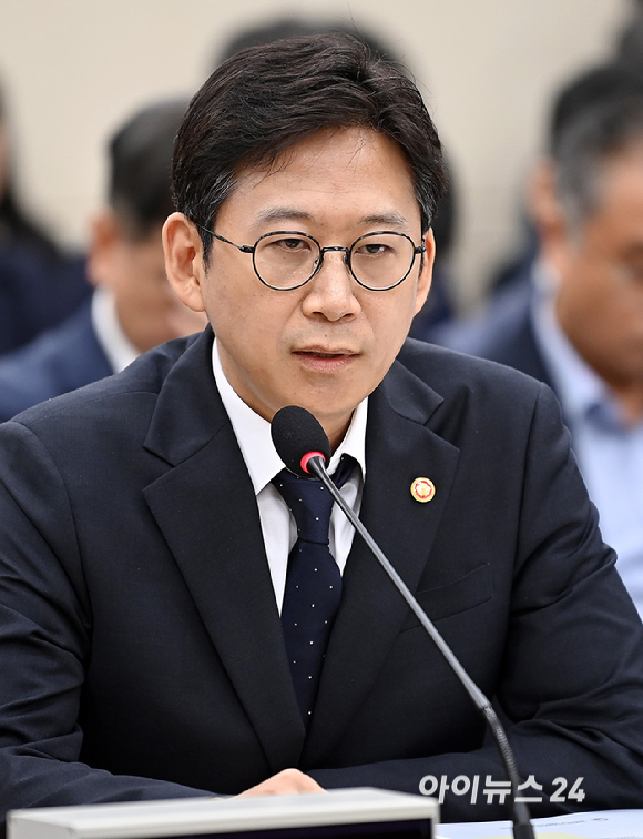 배경훈 과학기술정보통신부 장관이 20일 서울 여의도 국회에서 열린 과학기술정보방송통신위원회 전체회의에서 질의에 답변하고 있다. [사진=곽영래 기자]