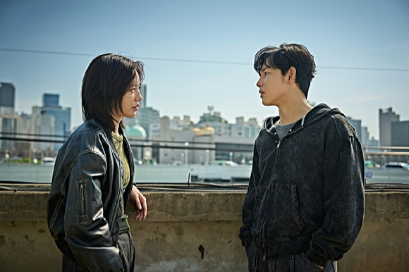 배우 임시완이 넷플릭스 영화 '사마귀'에서 열연하고 있다. [사진=넷플릭스]