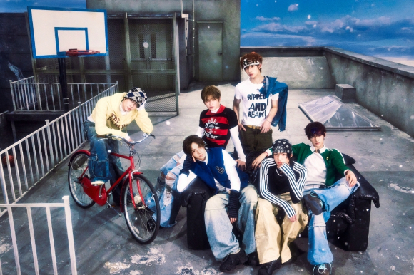 &apos;컴백&apos; 투어스, 개성 넘치는 &apos;만찢&apos; 비주얼…만화 비주얼