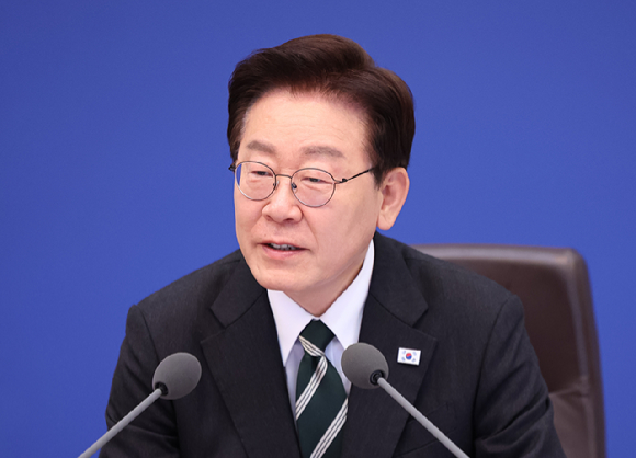 외국인 노동자에게 산업용 에어건을 분사해 장기 파열 등 부상을 입힌 사업체 대표가 결국 구속됐다. 사진은 해당 에어건. [사진=피해자 변호사 측 제공]