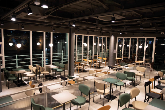 로얄마리나 한강점. [사진=이디야커피 제공]