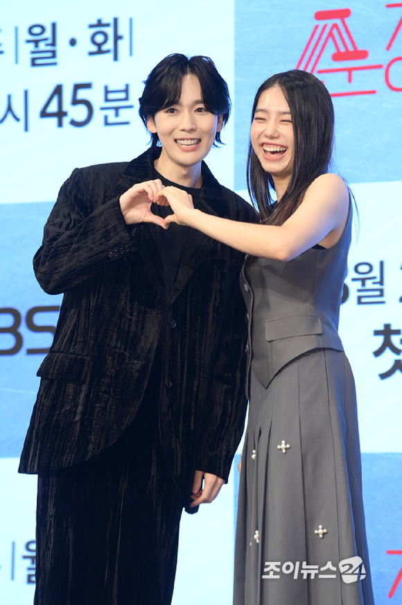 배우 김진우(위너)와 김소혜가 21일 오후 서울 구로구 신도림동 더세인트에서 열린 KBS 2TV 새 월화드라마 '순정복서' 제작발표회에 참석하고 있다. [사진=정소희 기자]