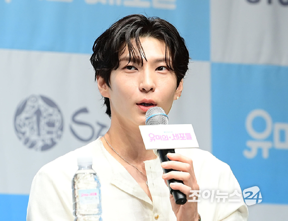 배우 최재림이 10일 오후 서울 능동 티켓링크1975씨어터에서 뮤지컬 '유미의 세포들' 제작발표회에 참석하고 있다. [사진=정소희 기자]