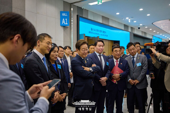 이재명 대통령이 지난해 9월 서울 중구 서울스퀘어에서 열린 국가인공지능(AI) 전략위원회 출범식에서 발언하고 있다. [사진=대통령실]