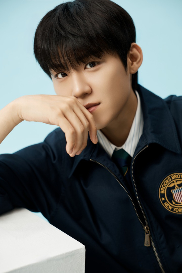 워너원·에이비식스 박우진, 파라뮤직 전속계약(공식)