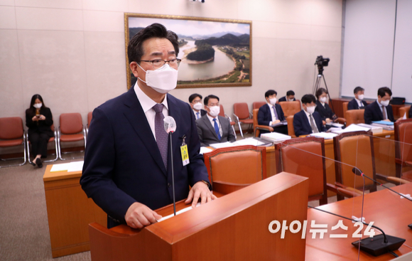 정황근 농림축산식품부 장관 후보자가 6일 서울 여의도 국회 농림축산식품해양수산위원회에서 열린 인사청문회에 참석해 모두 발언을 하고 있다. [사진=정소희 기자]