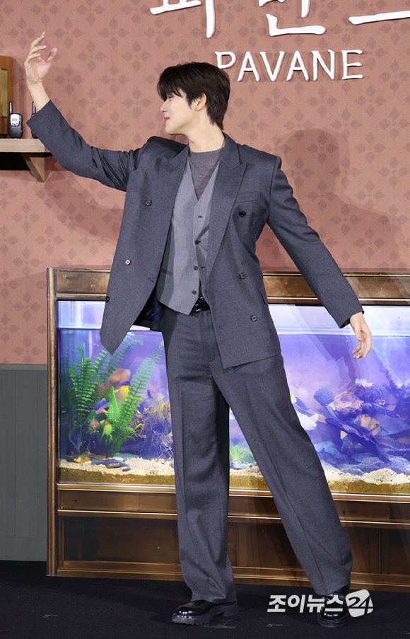 배우 문상민이 12일 오전 서울 강남구 삼성동 메가박스 코엑스점에서 열린 넷플릭스 영화 '파반느'(감독 이종필) 제작보고회에 참석해 포즈를 취하고 있다. [사진=문수지 기자]