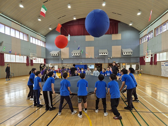 월랑초 학생들이 ‘2024년 월랑스포츠데이와 다문화 교육 주간’에 참여하고 있다.  [사진=제주특별자치도교육청]