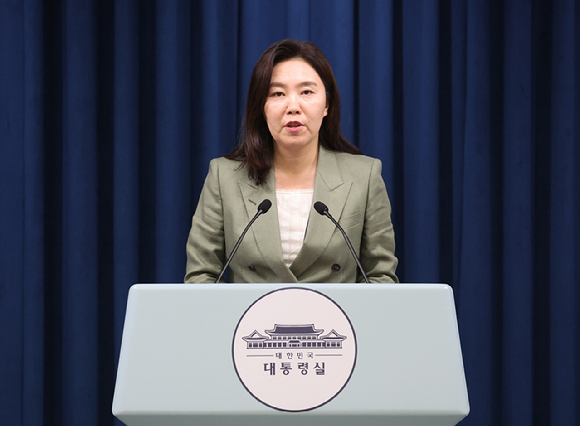 강유정 대변인이 27일 용산 대통령실에서 현안 관련 브리핑을 하고 있다. 2025.6.27 [사진=연합뉴스]