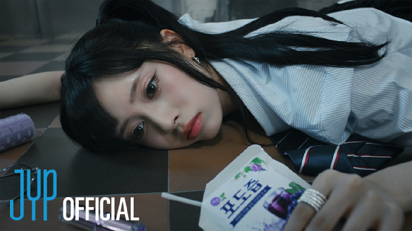 니쥬 미니 1집 'Sour Grapes' 프롤로그 필름 영상 섬네일 [사진=JYP엔터테인먼트]