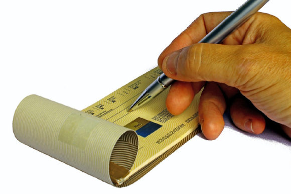 5천만원권 수표를 주운 시민이 사례금을 받지 않고 대신 기부해달라고 부탁해 감동을 주고 있다. 본 기사와 무관한 이미지. [사진=픽사베이]