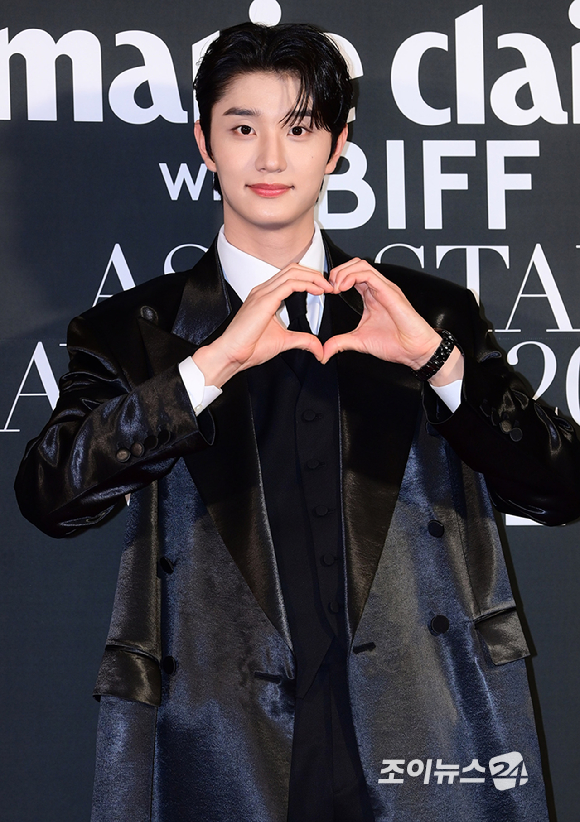 배우 김재원이 7일 부산 파라다이스 호텔에서 열린 마리끌레르 WITH BIFF 아시아스타어워즈 2026 포토월 행사에 참석하고 있다. [사진=정소희 기자]
