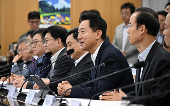 오세훈 서울시장이 14일 서울시청에서 열린 '제204차 서울특별시구청장협의회'에서 발언하고 있다. [사진=서울시]