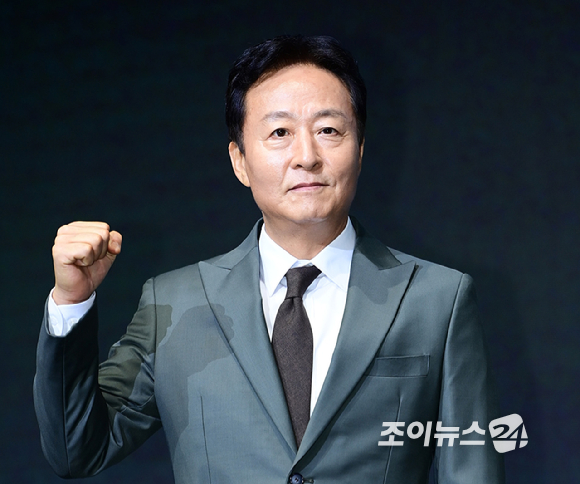  촌뜨기들' 제작발표회에 참석하고 있다. [사진=정소희 기자]