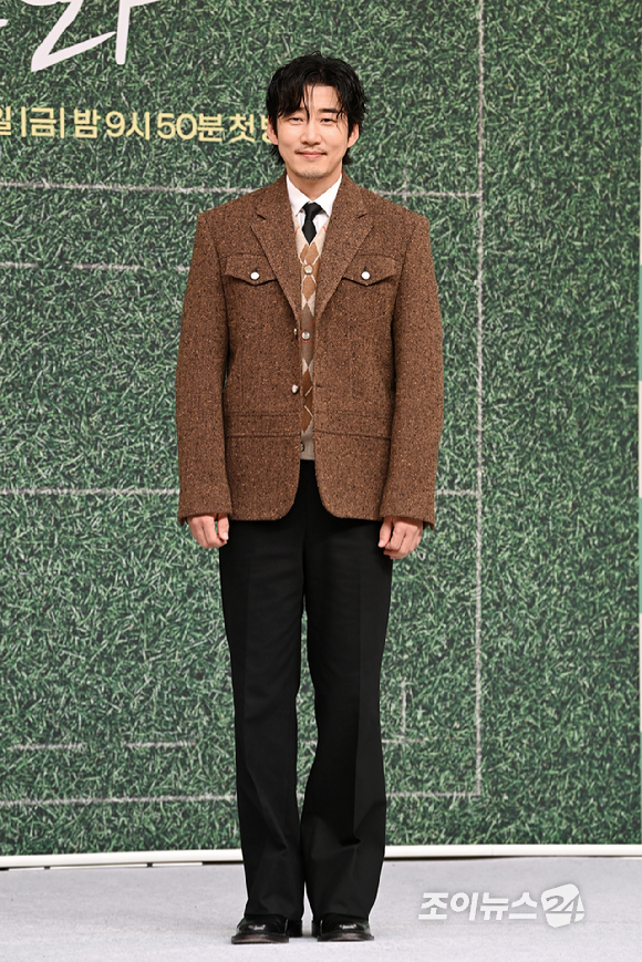 배우 윤계상이 25일 오후 서울 양천구 목동 SBS에서 열린 SBS 새 금토드라마 '트라이: 우리는 기적이 된다' 제작발표회에 참석해 포즈를 취하고 있다. [사진=문수지 기자]