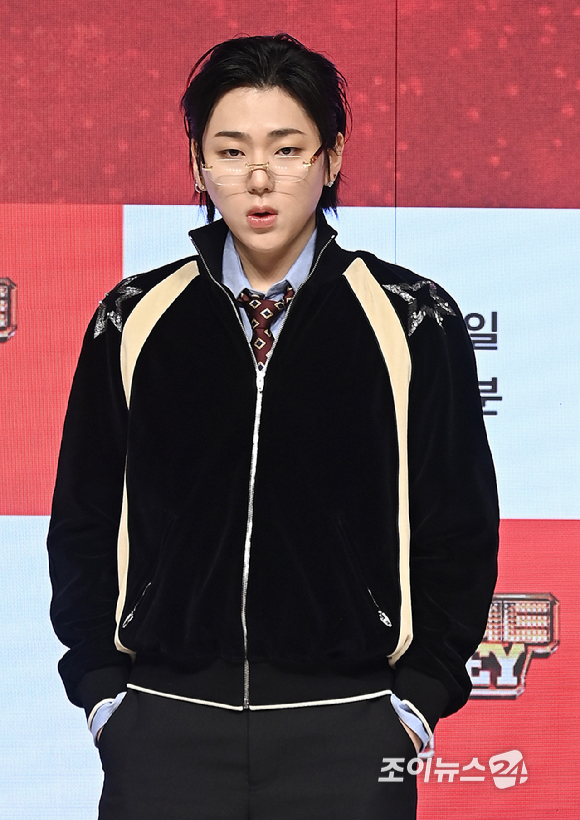 가수 지코, 크러쉬가 15일 서울 강남구 엘리에나 호텔에서 열린 Mnet '쇼미더머니12' 제작발표회에서 포즈를 취하고 있다. [사진=곽영래 기자]