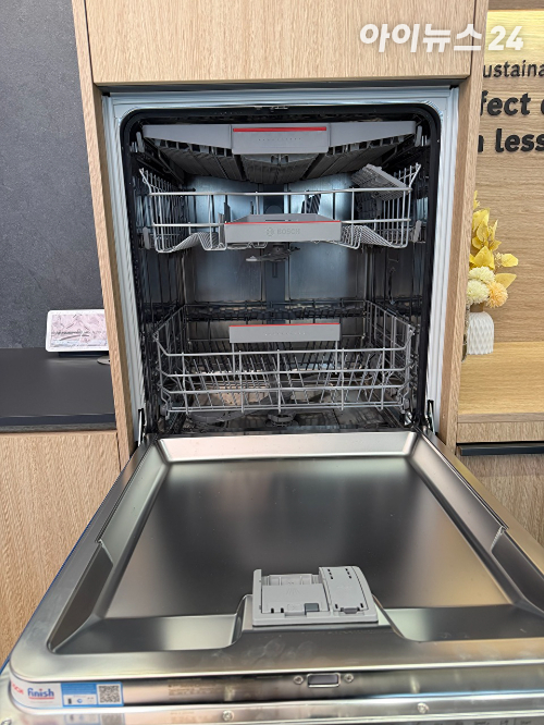 에릭 류 보쉬 홈 어플라이언스 아시아태평양 지역본부 유통 파트너십 시니어 매니저가 보쉬의 한국 시장 전략을 밝히고 있다. [사진=황세웅 기자]