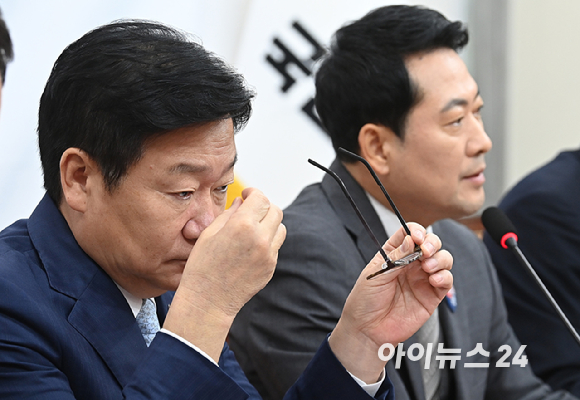 한병도 더불어민주당 당대표 직무대행 겸 원내대표가 10일 서울 여의도 국회에서 열린 최고위원회의에서 발언하고 있다. [사진=곽영래 기자]