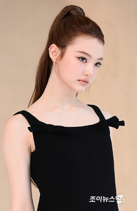 그룹 미야오 엘라가 3일 오후 서울 성동구 하우스 노웨어 서울에서 열린 아이아이컴바인드 신사옥 하우스 노웨어 서울 오픈 기념 포토콜에 참석하고 있다. [사진=정소희 기자]