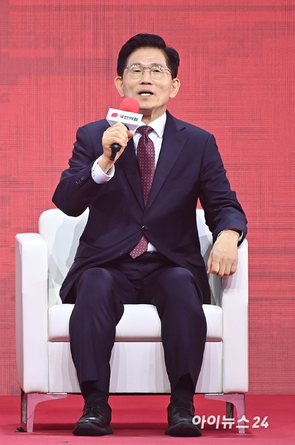 국민의힘 김문수 대선 경선 후보가 3일 오후 경기 일산 킨텍스에서 열린 제5차 전당대회에서 발언하고 있다. [사진=곽영래 기자]