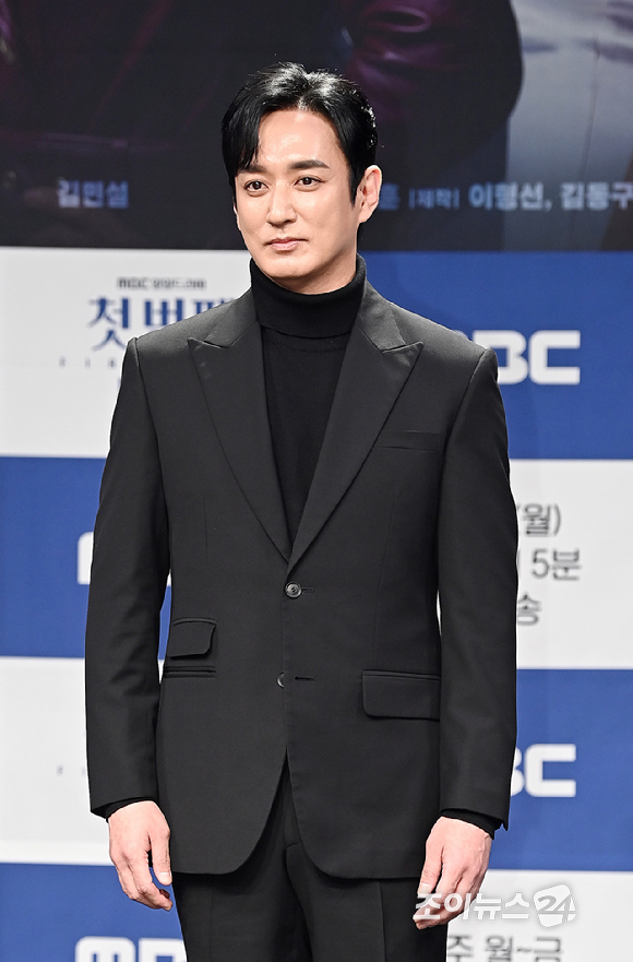 배우 이재황이 10일 서울 마포구 상암동 MBC 사옥에서 열린 MBC 새 일일 '첫 번째 남자' 제작발표회에서 포즈를 취하고 있다. [사진=곽영래 기자]