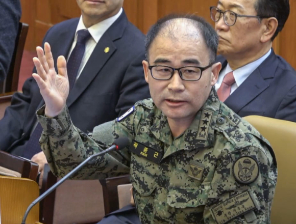 곽종근 전 육군 특수전사령관이 지난 6일 서울 종로구 헌법재판소에서 열린 윤석열 대통령 탄핵 심판 6차 변론에 증인으로 출석해 청구인인 국회 측 대리인들의 질문에 답하고 있다. 2025.2.6 [사진=헌법재판소]