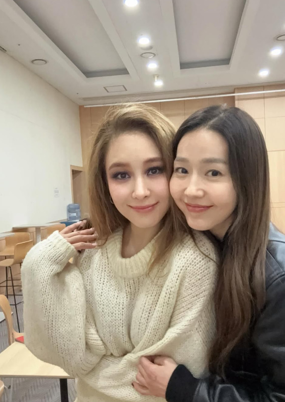 '뉴욕댁' 이진, 옥주현과 오랜만에 투샷...여전한 핑클 우정