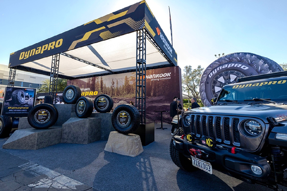 2025 세마쇼 한국타이어 브랜드 부스. [사진=한국타이어앤테크놀로지]