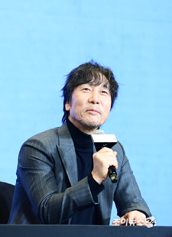 가수 이문세가 13일 오후 서울 마포구 스탠포드호텔에서 열린 이문세 정규 17집 선공개 곡 발표 제작발표회에 참석하고 있다. [사진=정소희 기자]