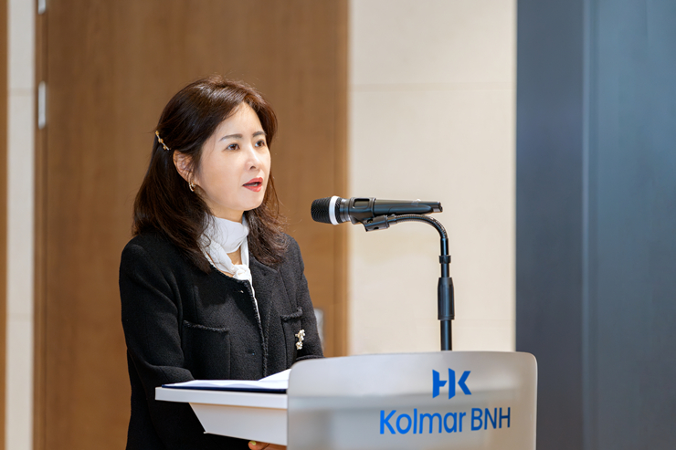 윤여원 콜마비앤에이치 대표가 6일 열린 창립 20주년 기념행사에서 인사말을 하고 있다. 2024.02.06 [사진=한국콜마 제공]