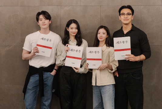  '재혼황후' 신민아, 주지훈, 이종석, 이세영 [사진=월트디즈니 컴퍼니 코리아]